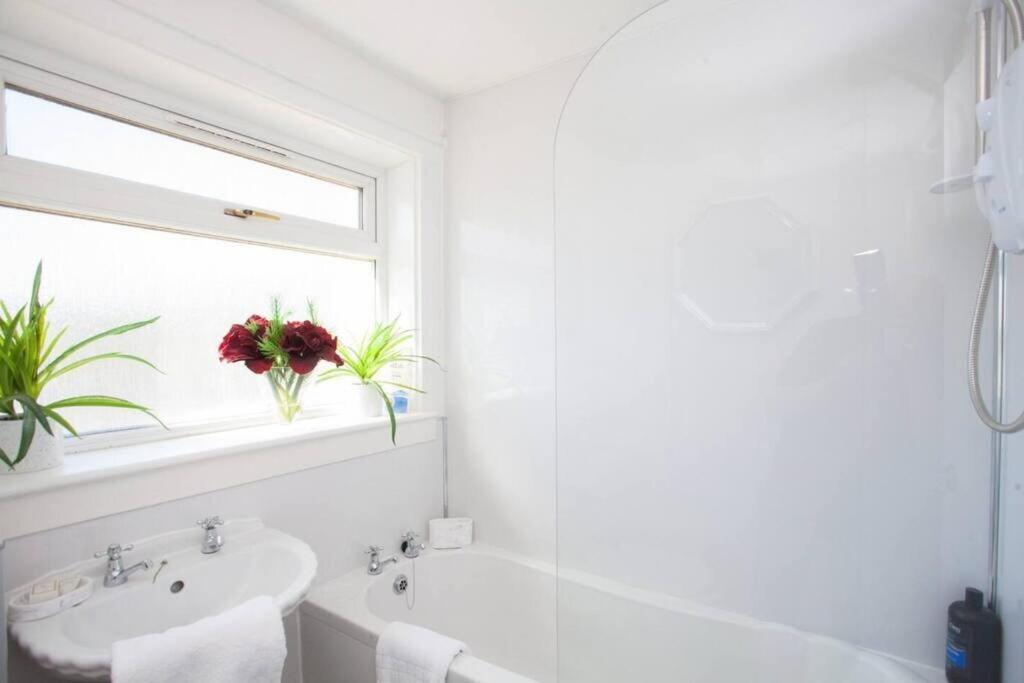 글라스고 Cosy 1 Bed With Parking In City Centre 아파트 외부 사진