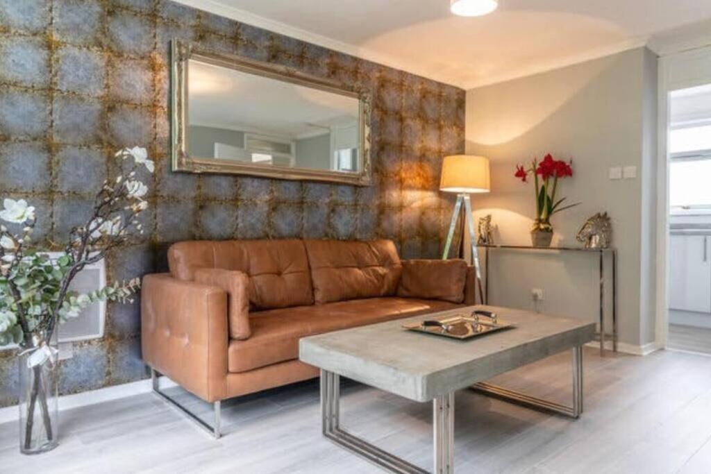 글라스고 Cosy 1 Bed With Parking In City Centre 아파트 외부 사진